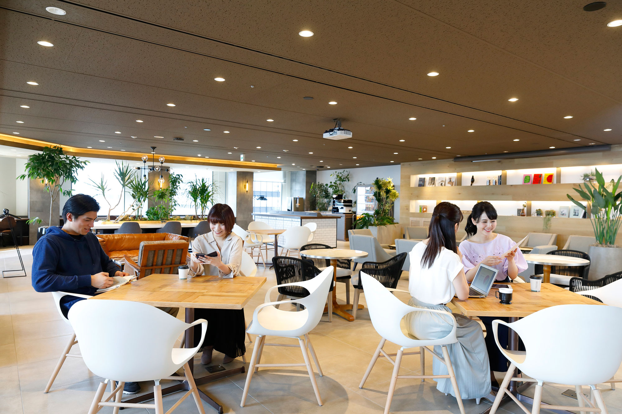 仕事探しから就業後のフォローまで一貫してサポートします。